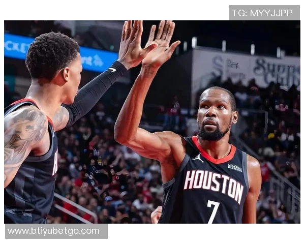 火箭队进攻火力全开但防守漏洞频现能否实现双赢局面